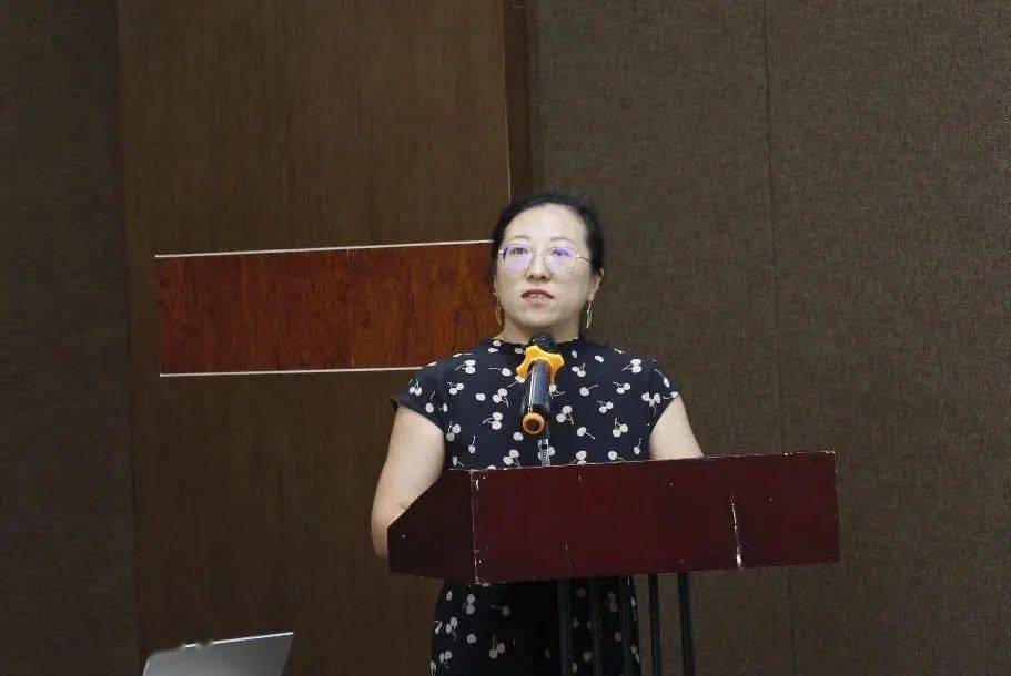 主任覃惠英主任陈妙霞主任冯晓玲主任方海云主任龚霓副研究员学术