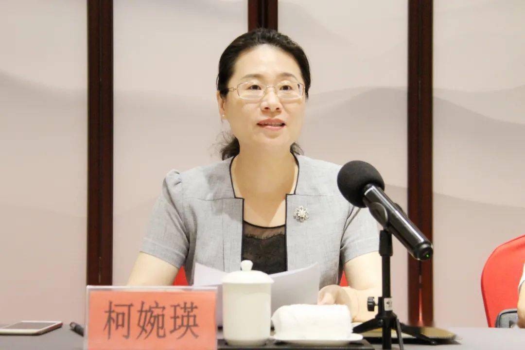 市人力社保局党组书记,局长柯婉瑛讲话