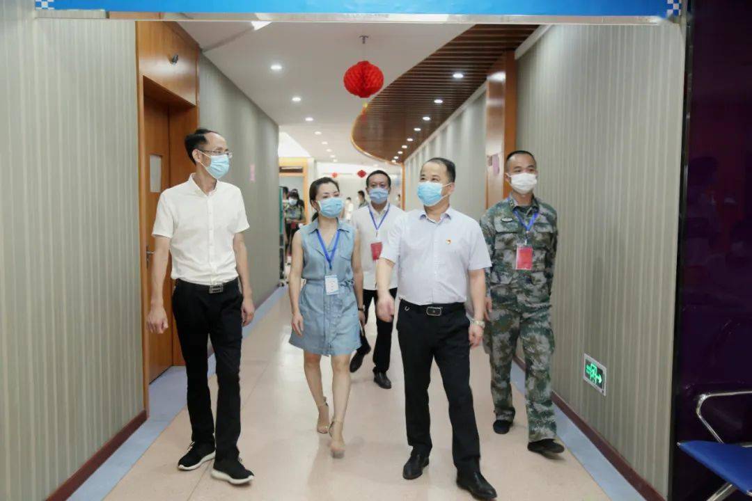管委会副主任黄福泉,区征兵办主任,区武装工作部部长章俊祺来到莆田市
