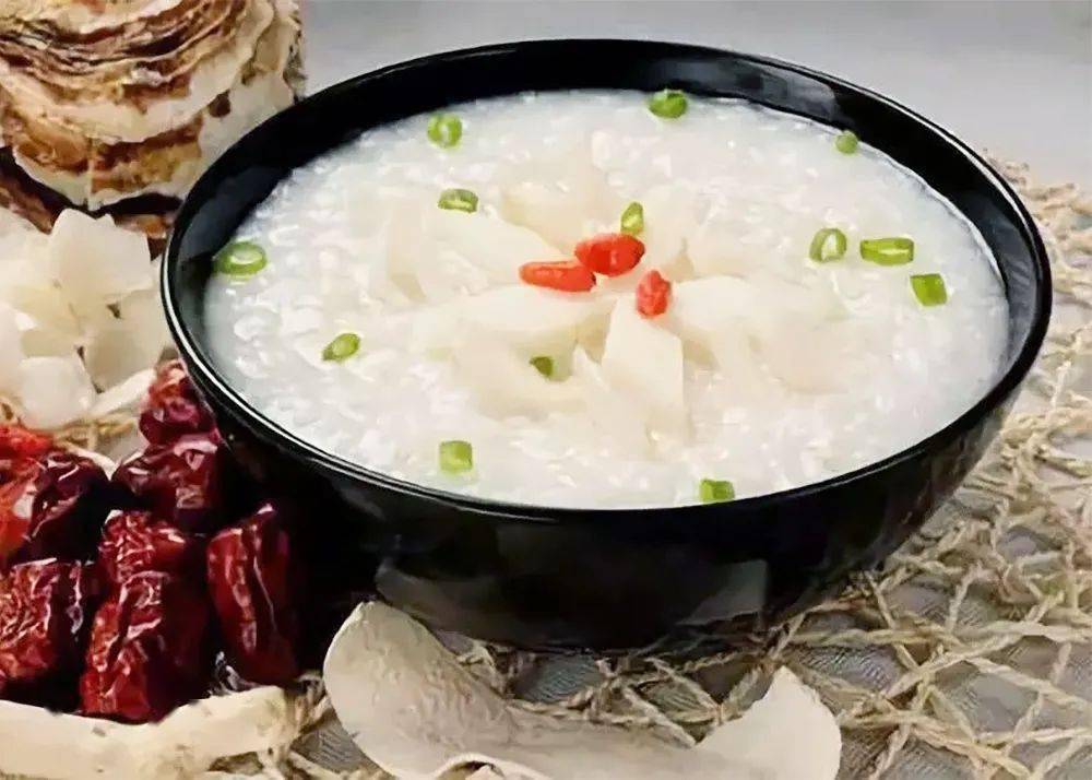 ▍山药百合粥这里面有大麦米,大米,高粱米,黑米,麦仁,黑芝麻,贫血,高