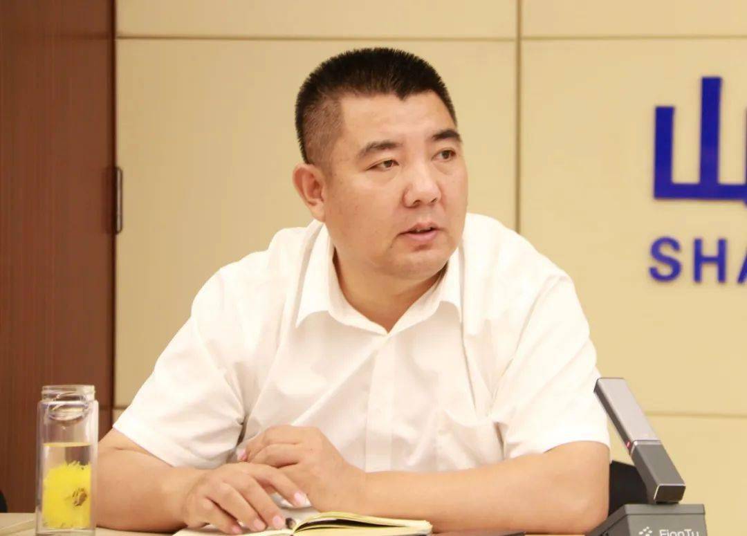 刘喜峰围绕推进物资集采工作分享了自己的学习感悟,并