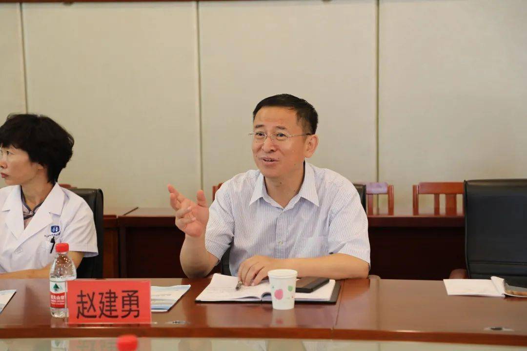 袁野秘书长赵建勇院长随后,调研组还参观了我院治未病中心,深入了解