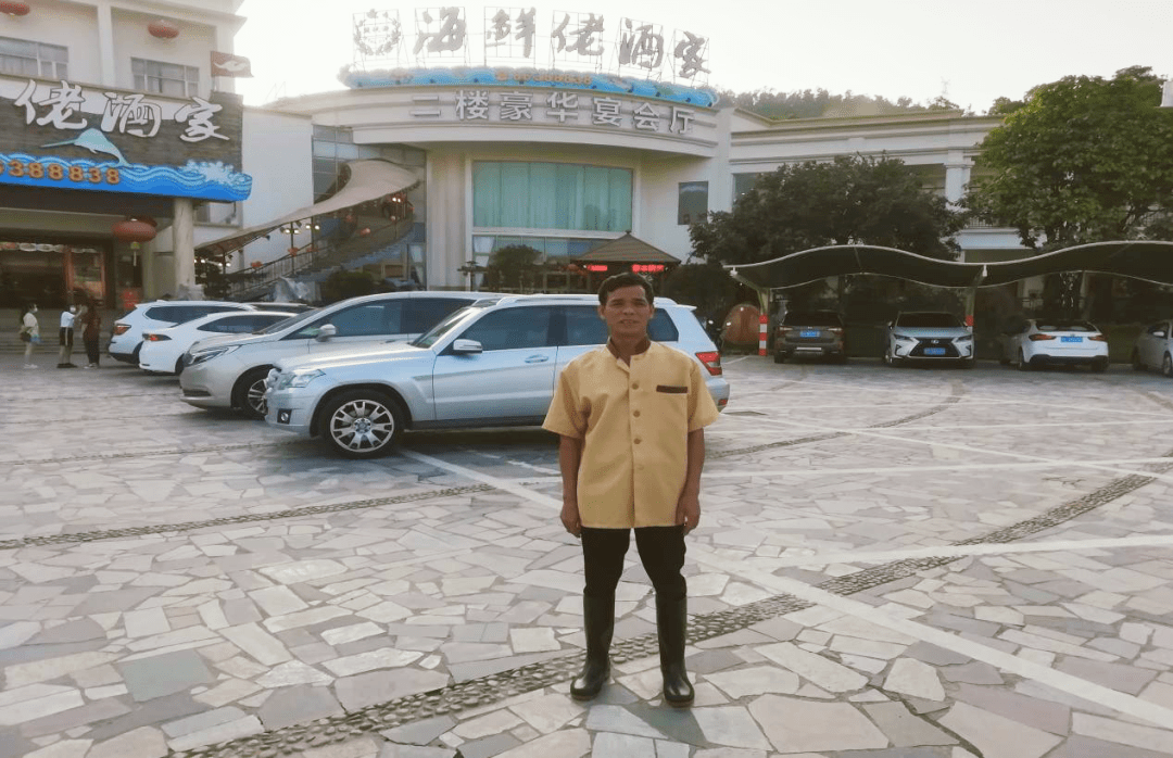 能顺利在中山找到工作,全赖三乡驻村干部谈近强,相关部门及丽桃源海鲜