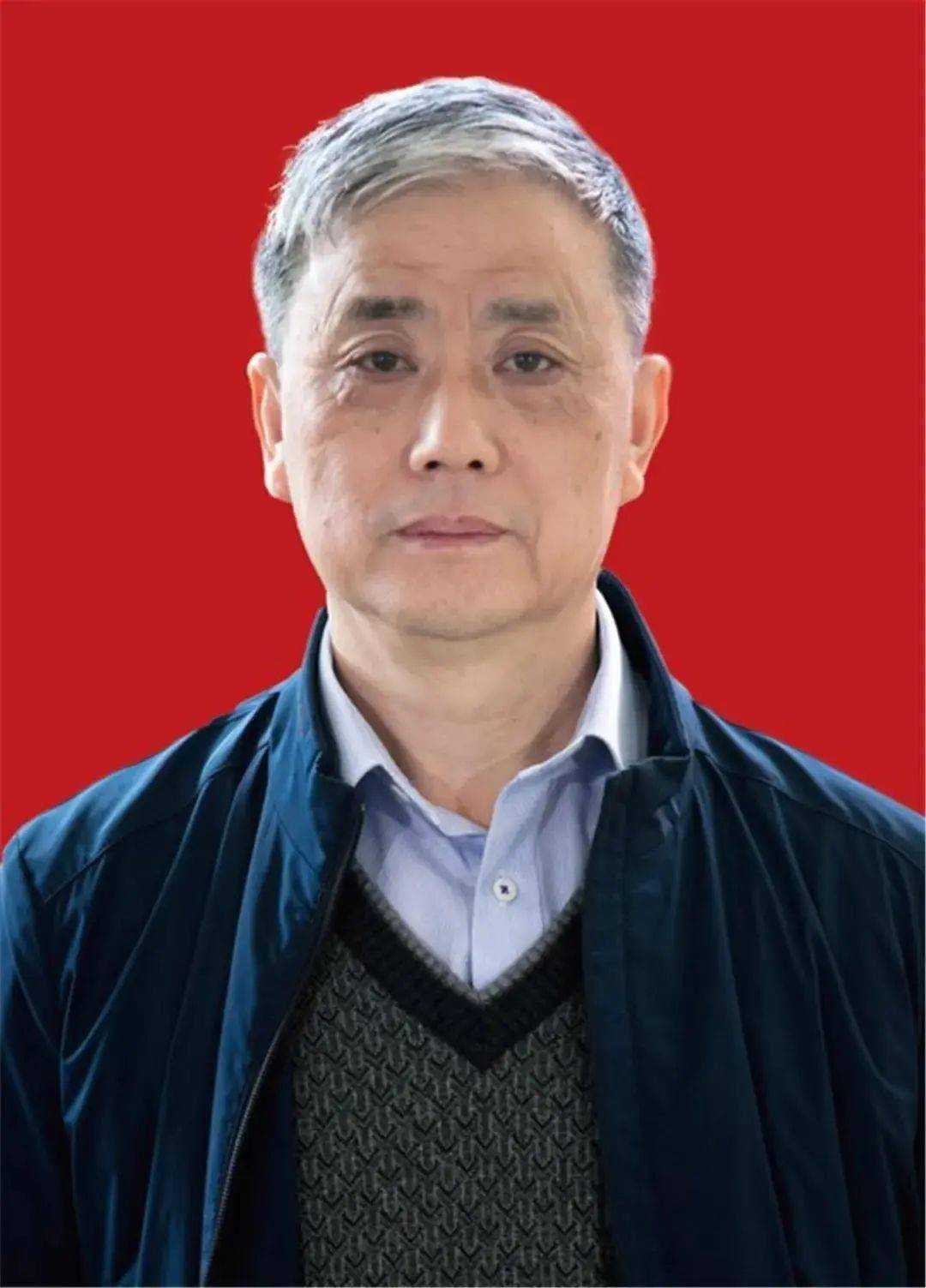 张国瑜 教学校长 ,中学数学高级教师 ,省级教育名师.