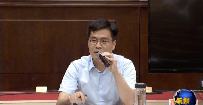 县委副书记,政府代县长高巍出席会议并讲话,政府副县长胡延峰参加会议