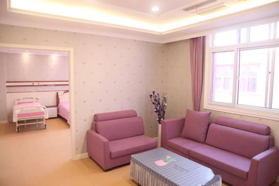 专家保障 病房舒适: 济南孕产妇分享在泰安丽人妇产医院住院分娩的
