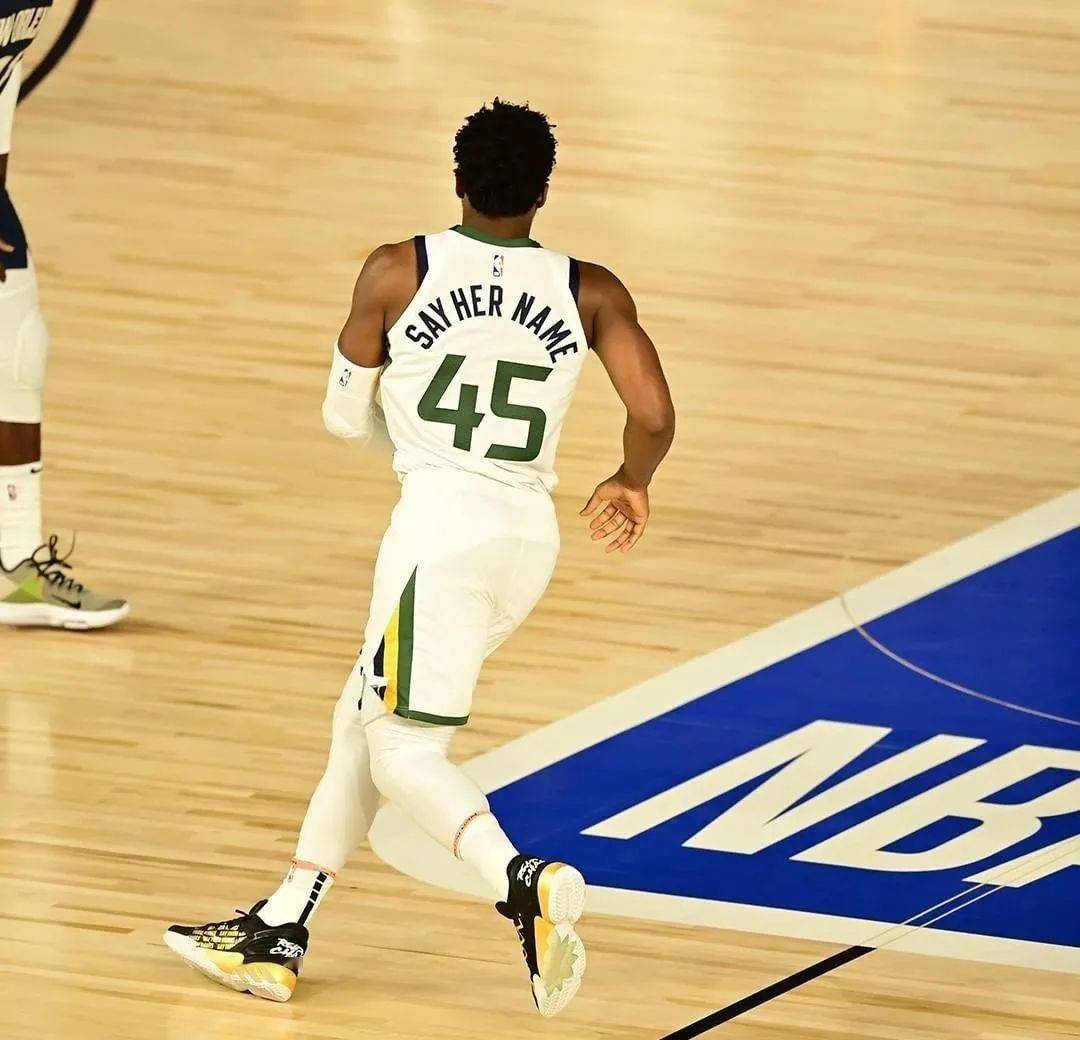 donovan mitchell(say her name)▲mike conley(i am a man)▲rudy