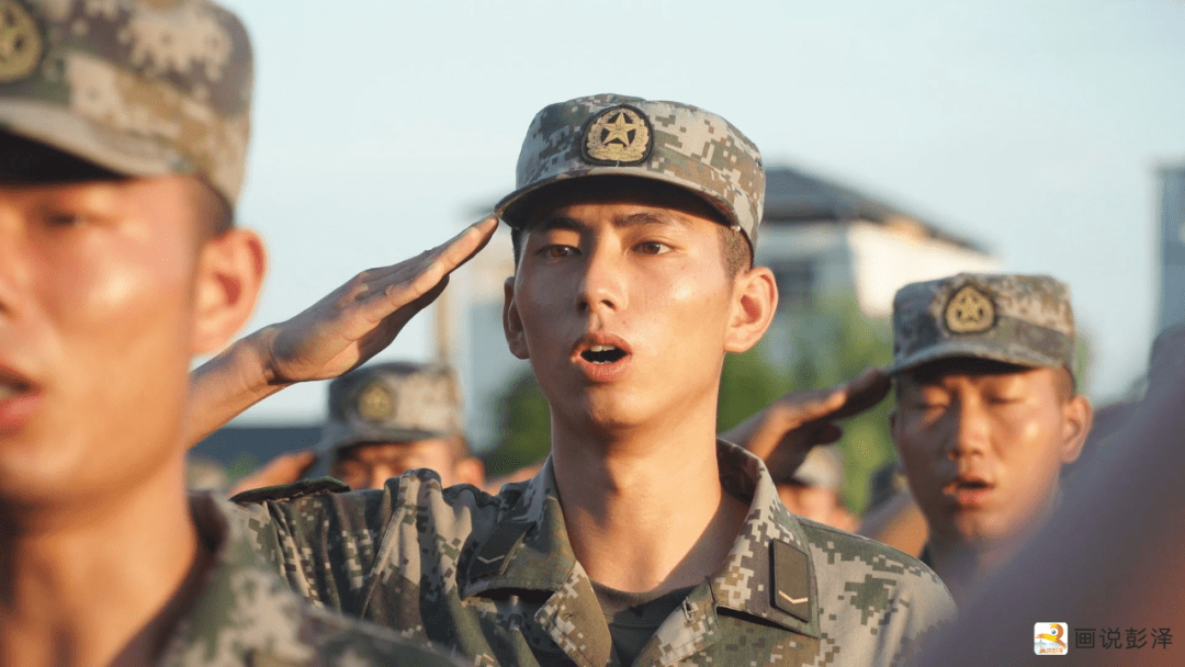 00后战士大堤上过节意义非凡