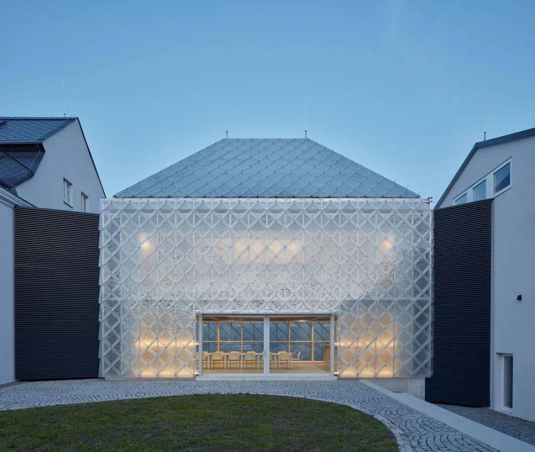 值得学习的建筑表皮36例