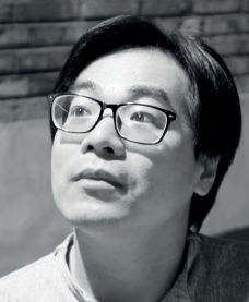 马琳"花"是陈传立油画创作中的系列作品,通过