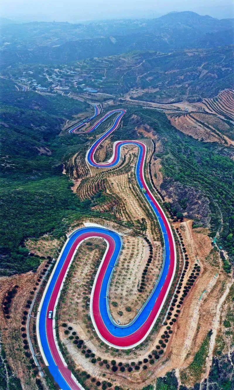 太原东西山旅游公路是环太原国际公路自行车赛事的重要基础设施.