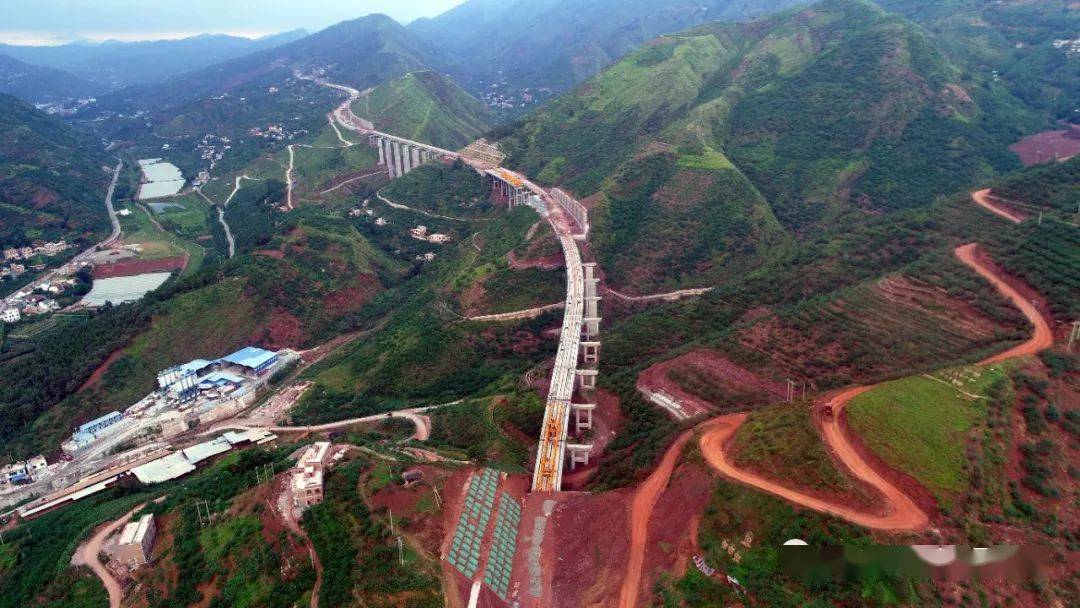 都香高速昭金段a3标项目多座桥梁架通