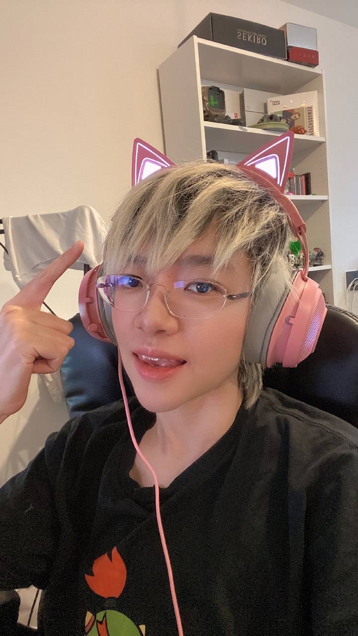 "渗透之c君"是b站的游戏up主,因地道的英语口语和幽默的风格被大家