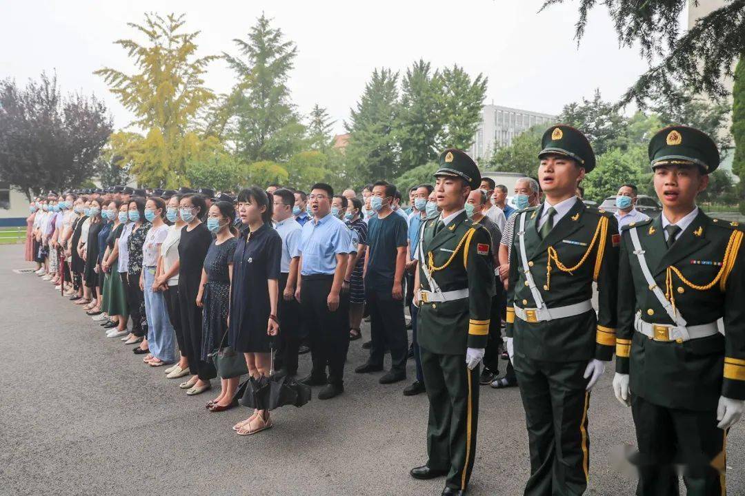 讲话,华星石化党委书记,董事长,总经理孙学义出席仪式并受邀现场授课