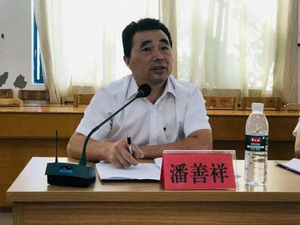 人,提升群众幸福指数▲邱忠明(星阳村现任党支部书记)——学无止境