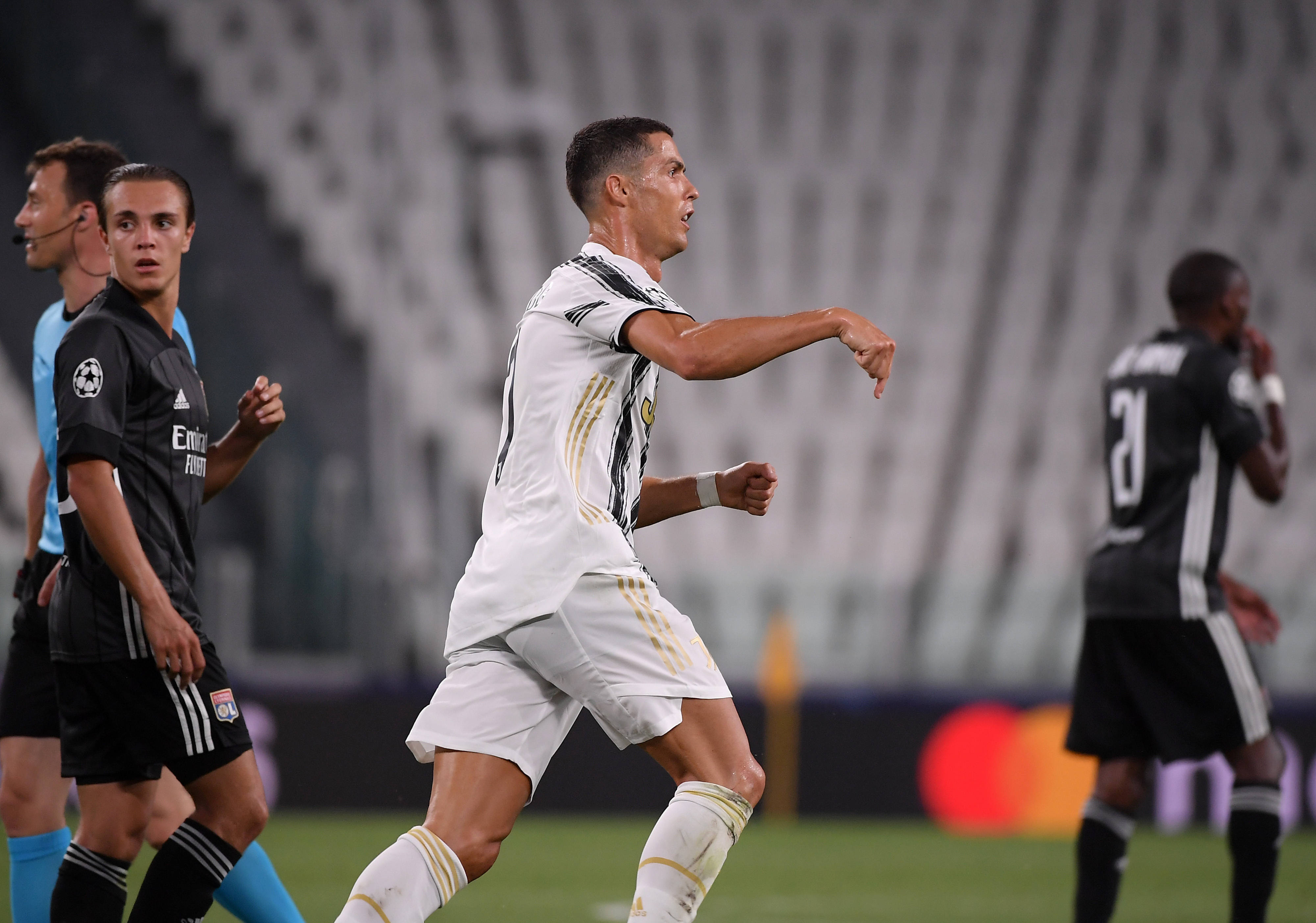 足球——欧冠:尤文图斯无缘八强