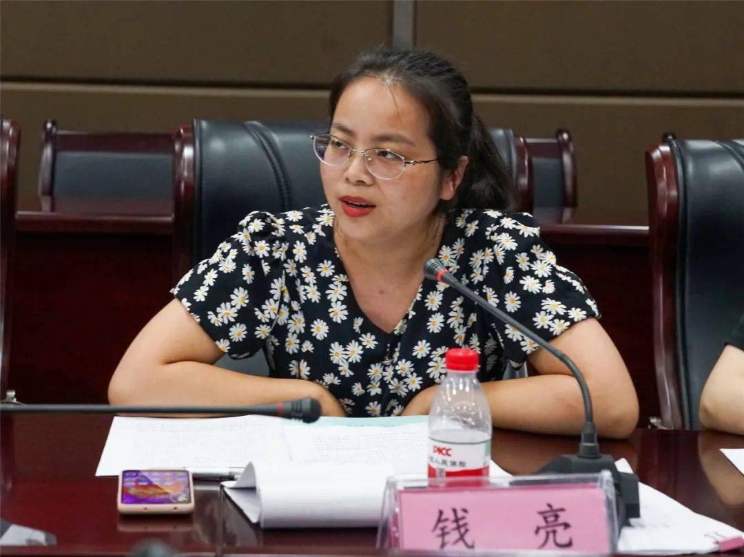 南通市民政局副局长,团市委副书记姜红波出席会议并讲话.