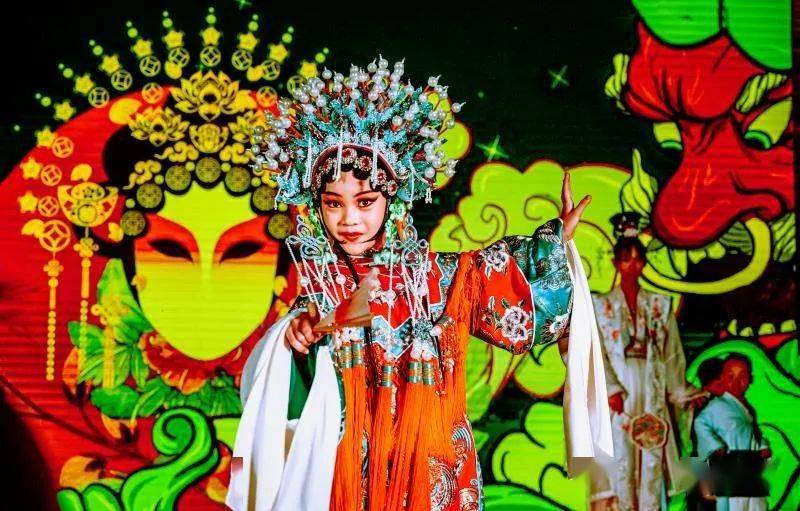 惊不惊喜  今晚一定别再错过了 来源:洪江区融媒体中心 记者:蒋青苓