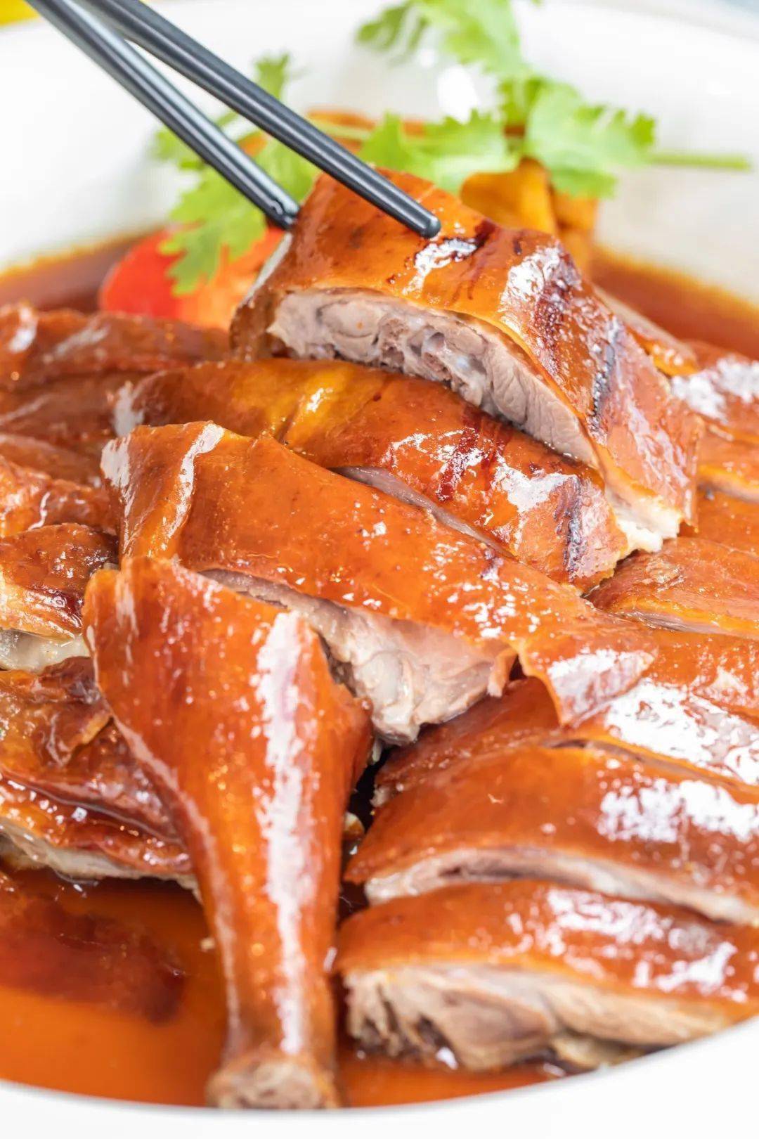 烧鹅的 皮,肉,骨连而不脱