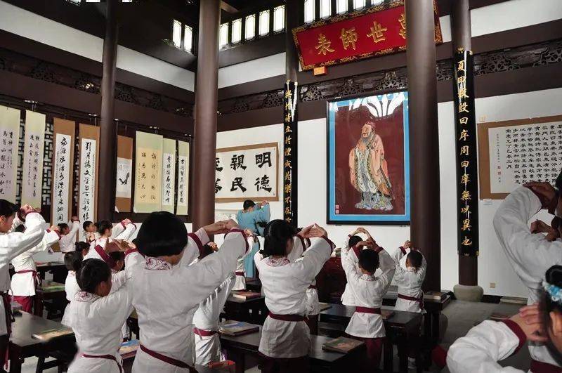 国学课堂洗墨池朱熹在蓝田书院讲学后,让杉洋这个偏僻的山村和山村中