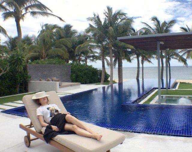 张韶涵晒出自己的豪宅买个小岛自己当岛主推开门就是阳光沙滩