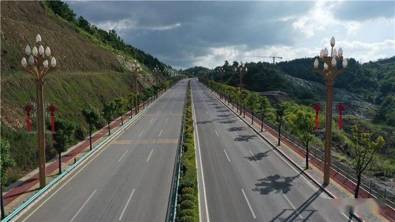 龙溪大道建成通车(龙毅 摄)龙溪大道建成通车(龙毅 摄)龙溪大道建成