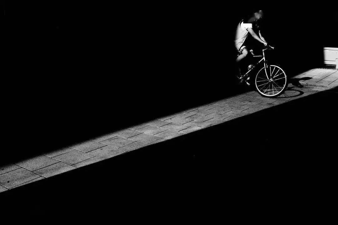 哪种照片适合黑白不是简单的转成黑白就行了