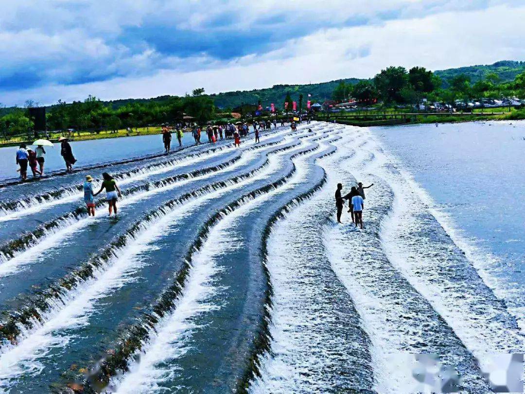 绍兴新昌台阶瀑布金龙玻璃水滑道网红摇摆桥打卡一日游