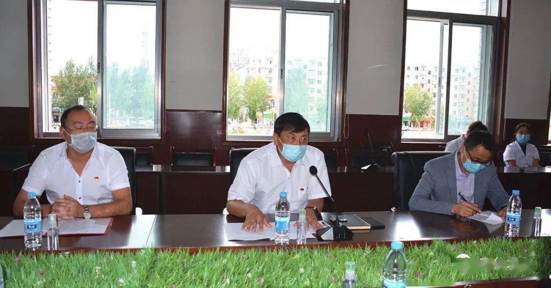 南岔县举行众志成城02抗击疫情邮折捐赠仪式