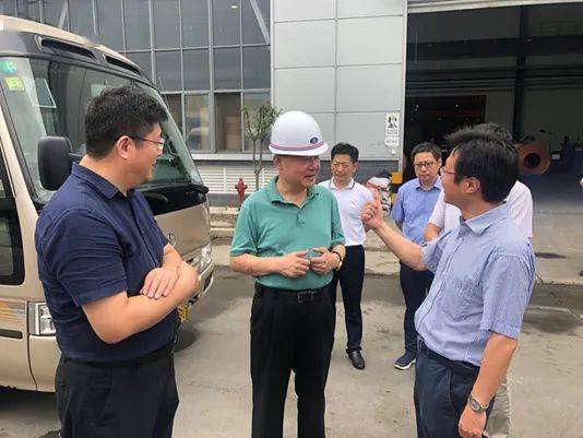 芜湖市委书记潘朝晖,代市长单向前莅临楚江新材调研指导工作
