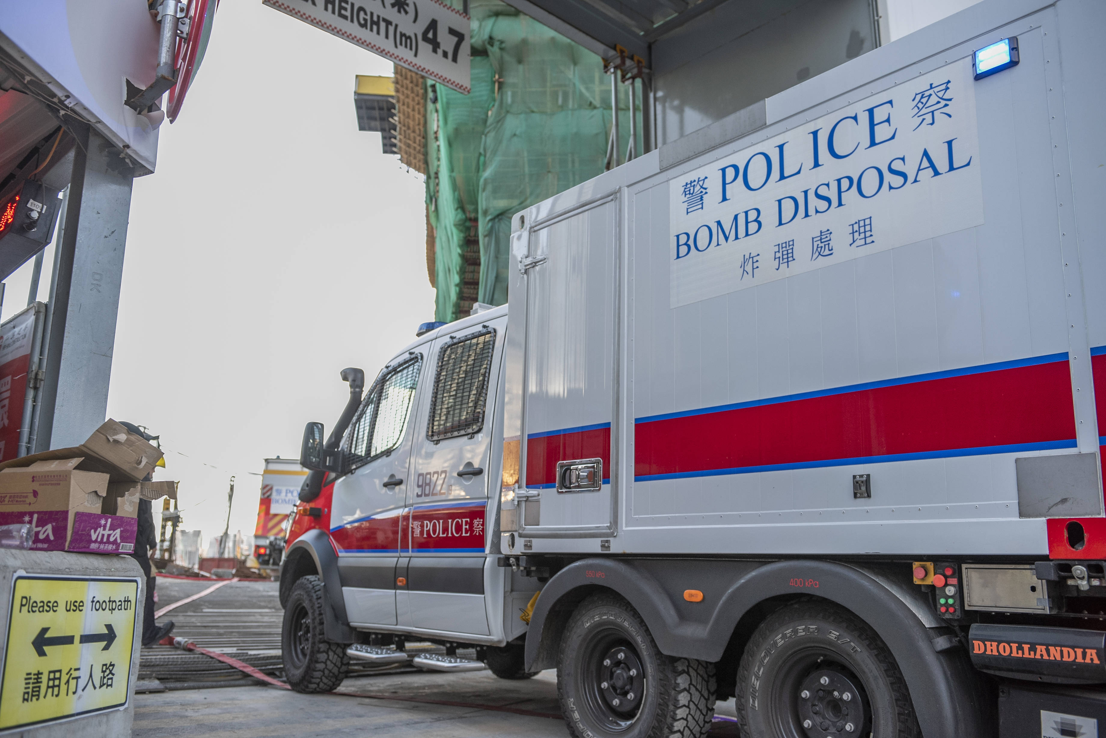 用手触摸二战炸弹的人——访香港警方拆弹专家