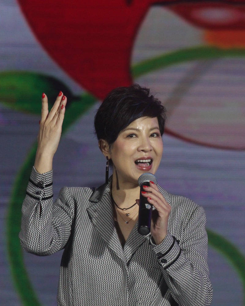 著名演员杭天琪,被洋老公骗走巨额家产,54岁又爆"晚节不保"_生活