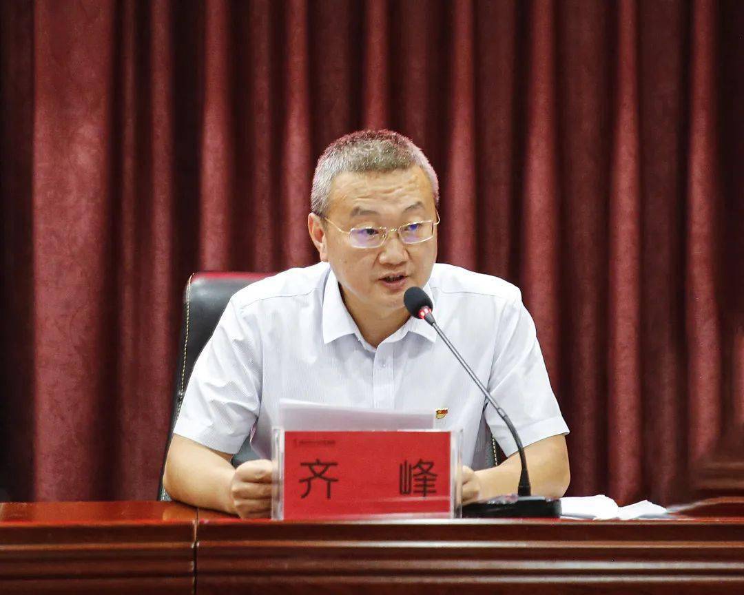 19日,潍坊市妇幼保健院第三个中国医师节庆祝大会召开,党委书记高振忠