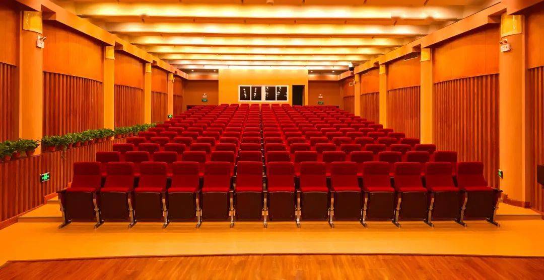 不负等待人民文化俱乐部有序复工复演本周末三场话剧两场公益性艺术
