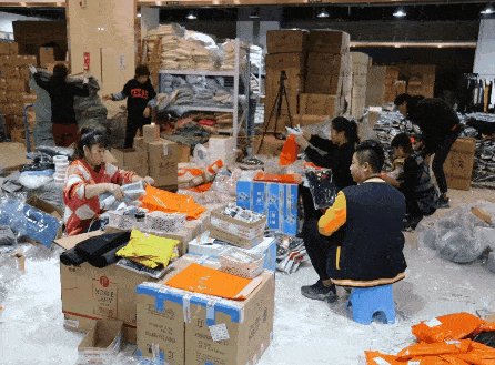 网红直播选品基地中部地区最大直播供应链基地在这里