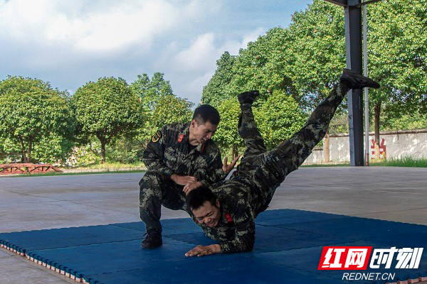 選晉考核 看看武警永州支隊官兵如何衝破重重關卡