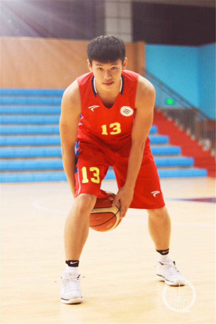 这位cba天津男篮新秀在咱们重庆读书_段丰伟