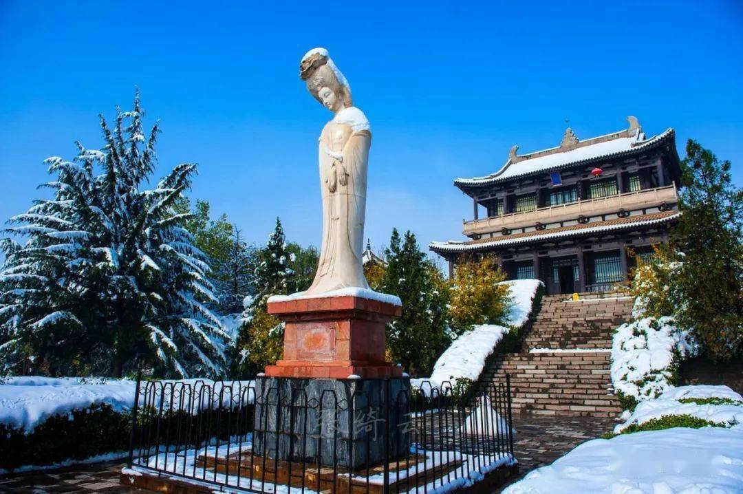 唐杨贵妃墓以其"青冢留香,诗碑放彩"享誉海内外黄山宫曾为老子授经之