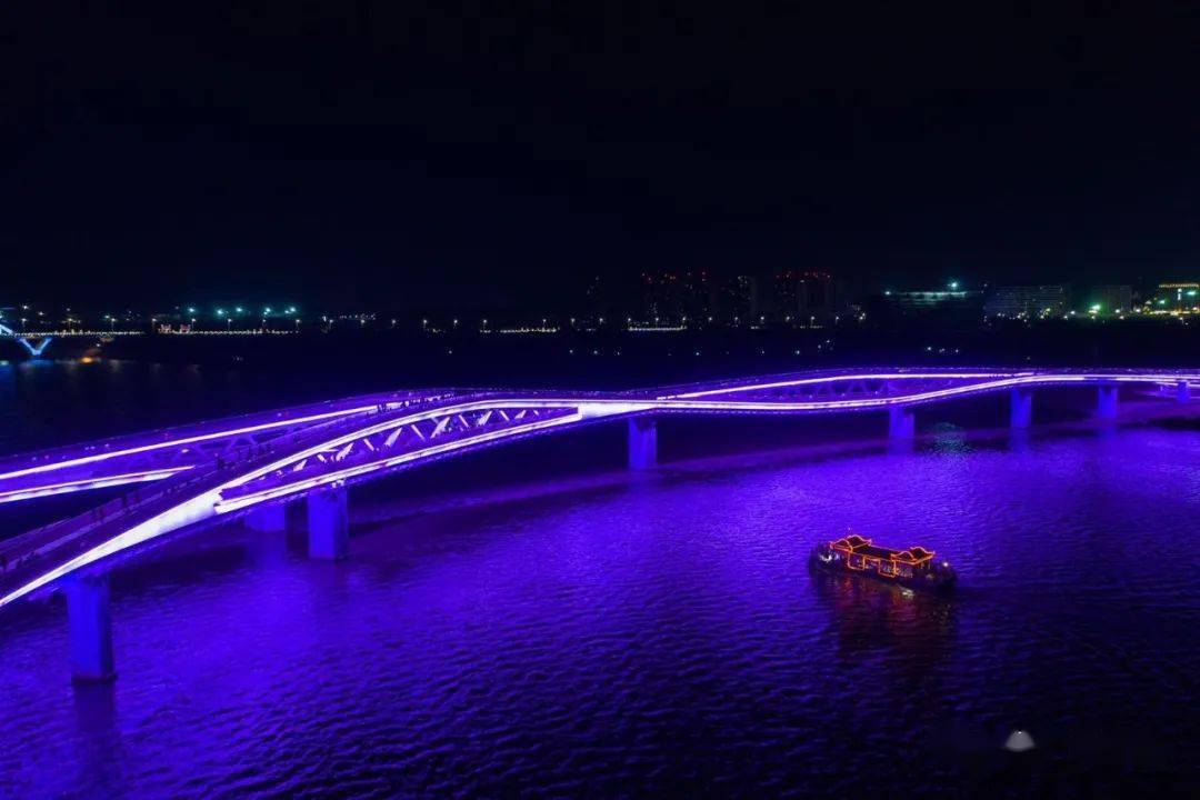 出发!乘画舫夜游信安湖,换个视角看衢城_衢州