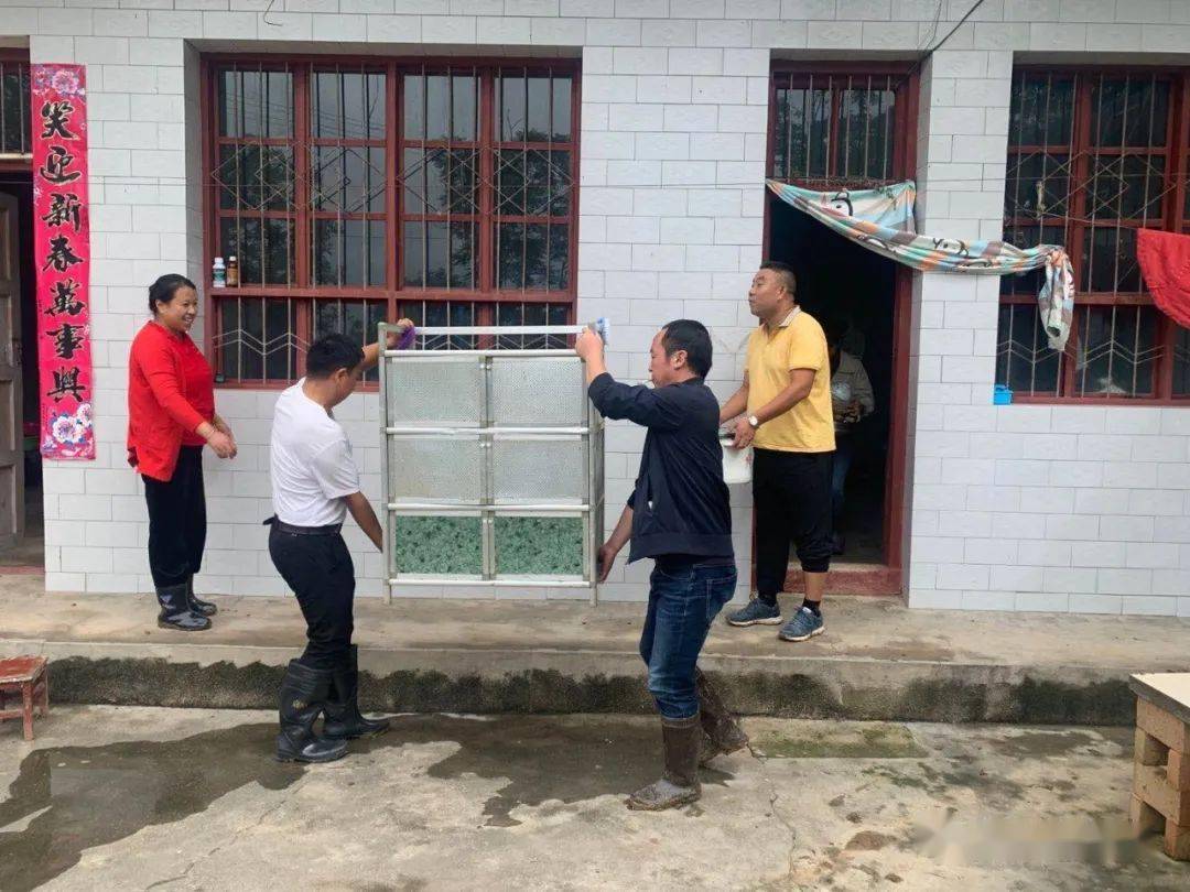 在开元,包村领导牛宝江和党支部书记姜建中发现有滑坡危险后,没有多想