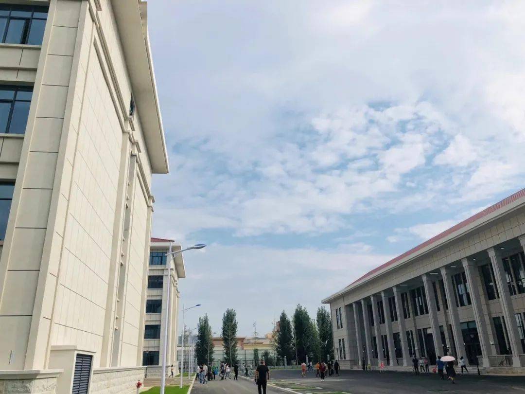 安阳新一中学高清大图!