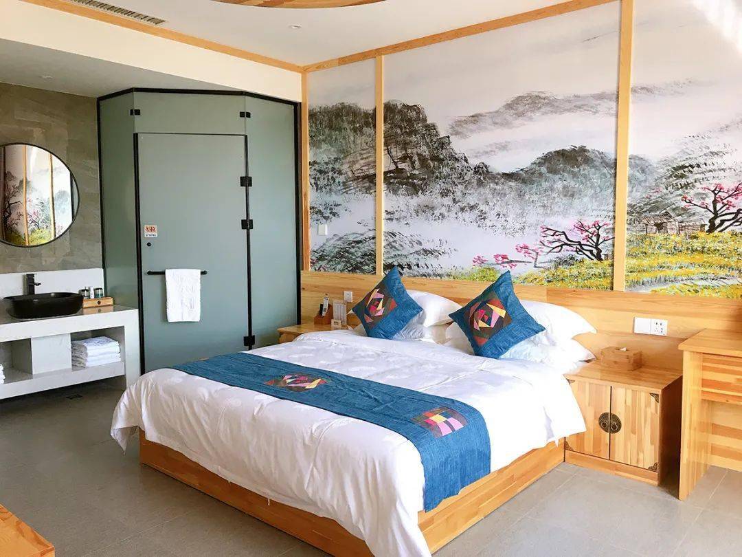 地址:珲春市敬信镇防川风景区防川民俗村内民族国际花园酒店地址:珲春