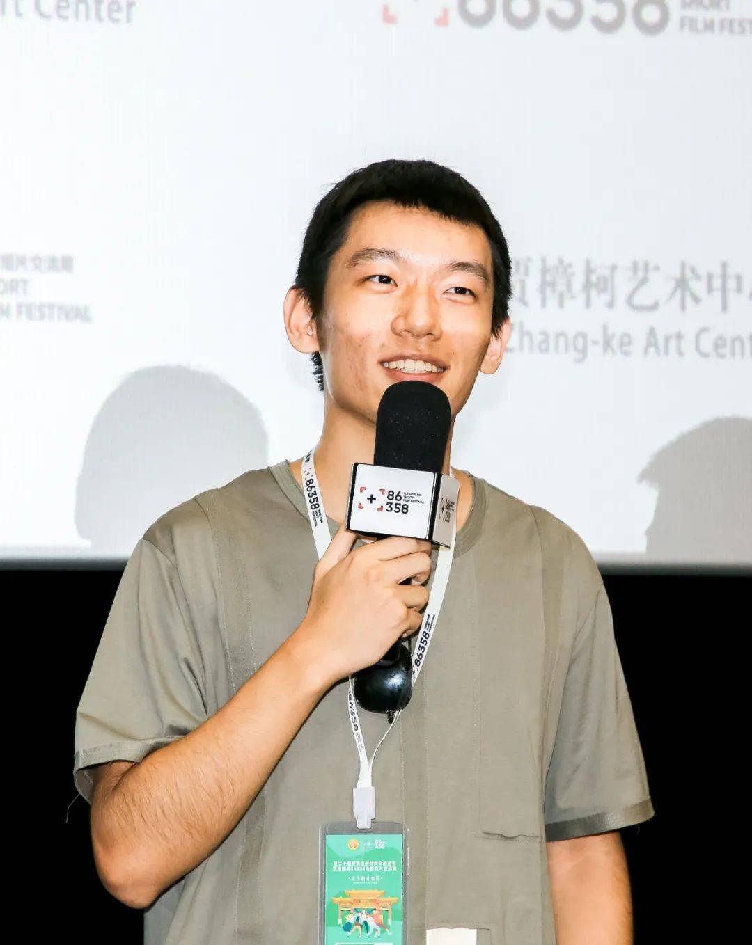 刘巴特尔:我会花时间去感知环境,就像画画一样,要经历勾边,填色的过程