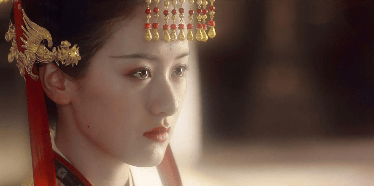 袁冰妍《琉璃》一人分饰十角 点泪痣写悔过书玩梗出圈