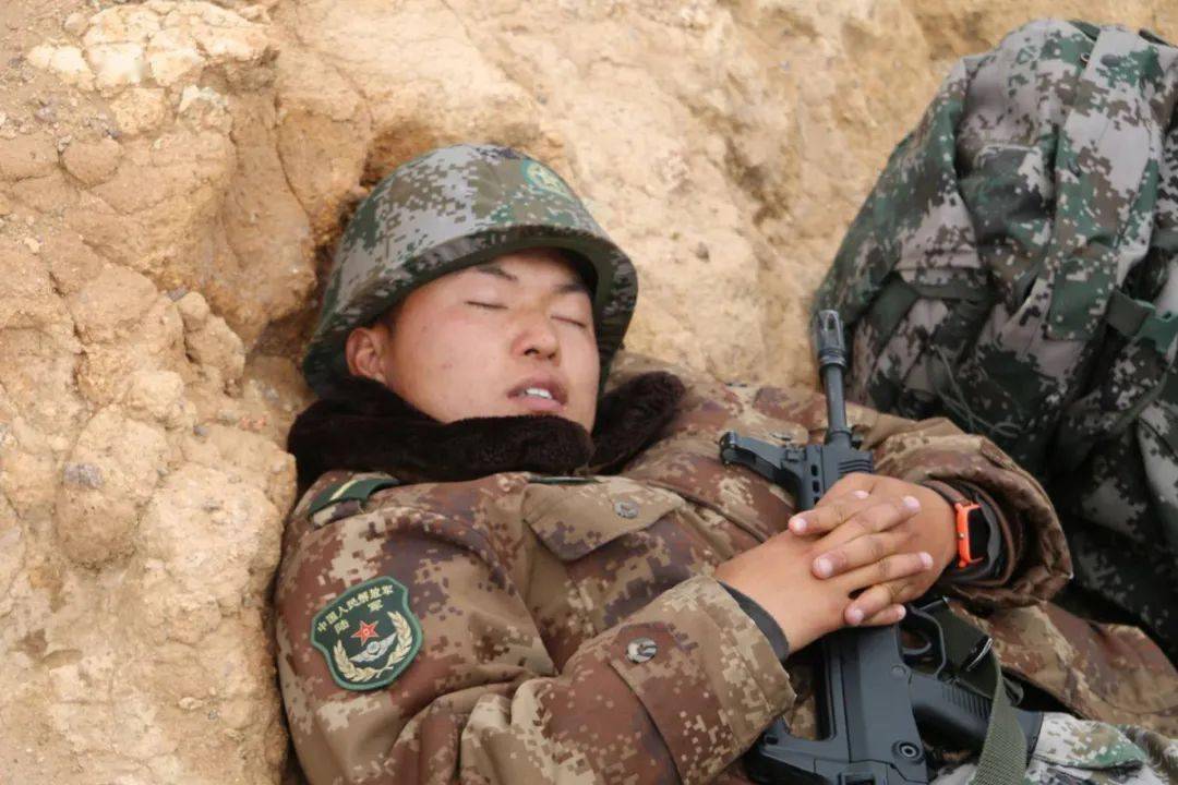 海拔4500米,高原战士用脚步丈量大地