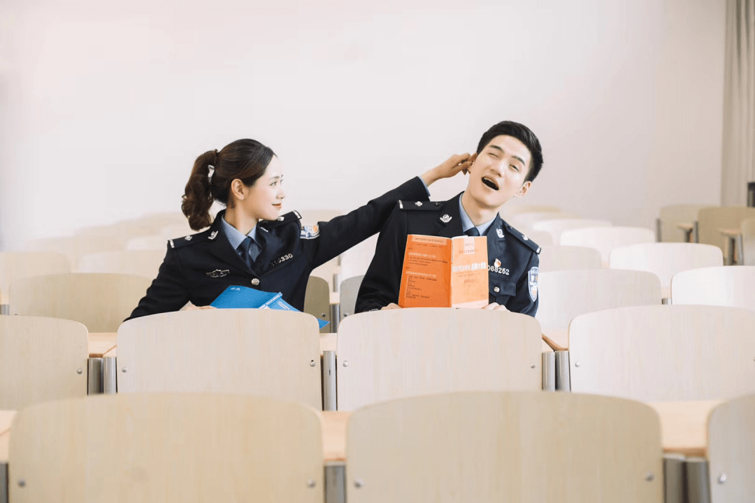 警服遇见婚纱七夕南京公安大片来袭