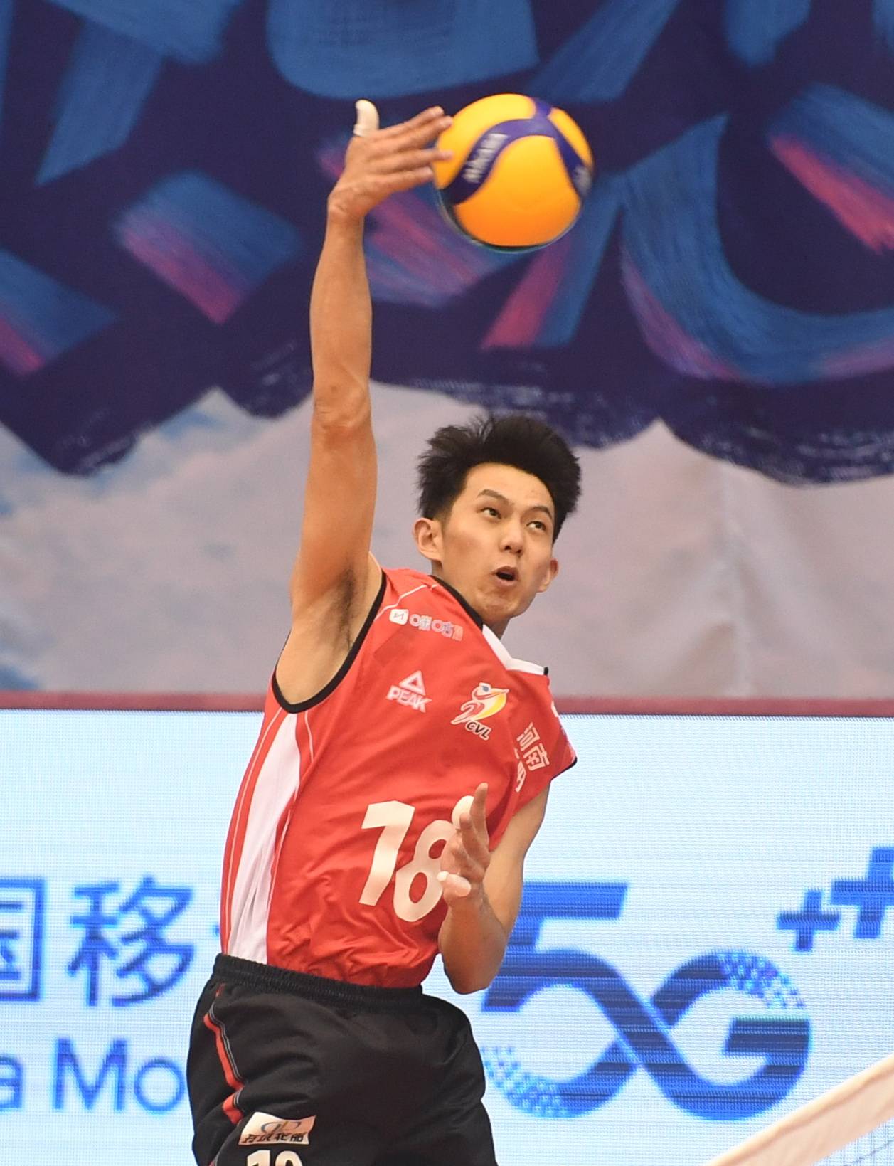 新华社照片,秦皇岛(河北),2020年8月27日8月27日,河南队球员李易泽在