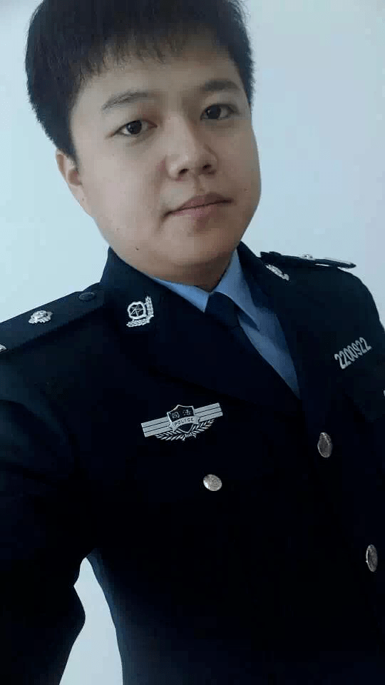 四大队副大队长 李春东