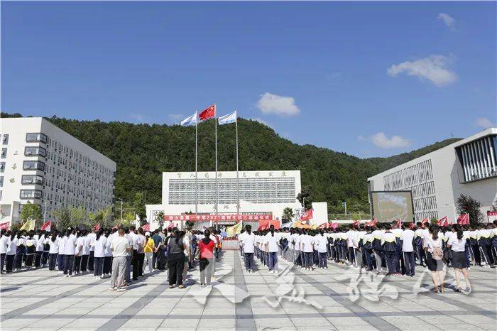 拼搏初三精彩人生独山一中举行2021届师生初三启动仪式