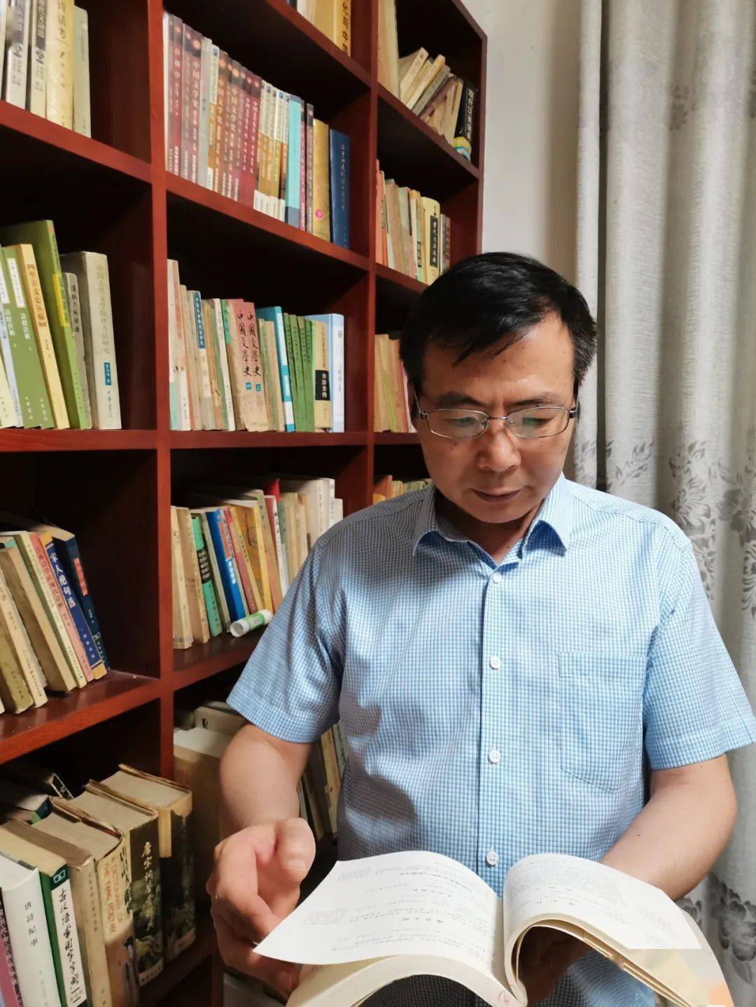 身边的感动 | 胡振龙:以三个意识一种精神建构优良教风-搜狐大视野